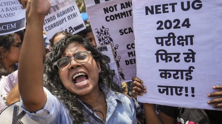 क्या नीट पेपर लीक मामले में आड़े हाथ आएगी एनडीए सरकार?