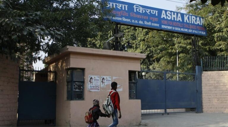 क्या दिल्ली की आशा किरण में रह रहे हैं क्षमता से अधिक मरीज?