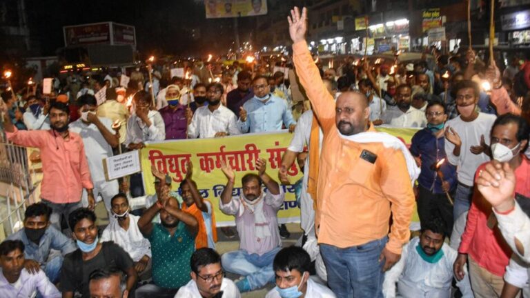 उत्तर प्रदेश में बिजली कर्मचारी हड़ताल पर क्यों हैं?