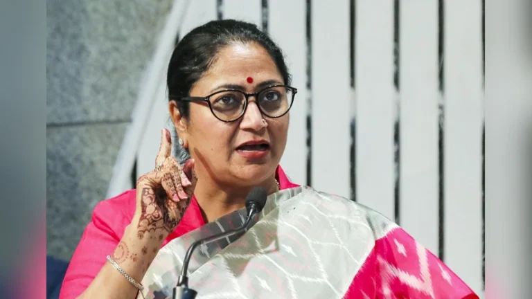 दिल्ली सरकार का बड़ा फैसला: केंद्र और एलजी के खिलाफ सभी मामले वापस