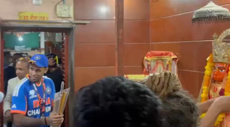 T20 वर्ल्ड कप ट्रॉफी मंदिर ले जाने पर क्या हुआ विवाद?