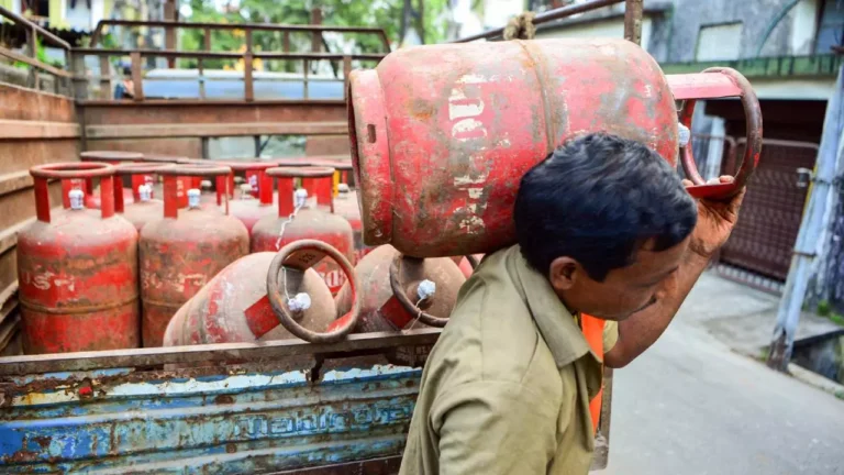 क्या अब फिर से महंगे हो चुके हैं सिलेंडर?