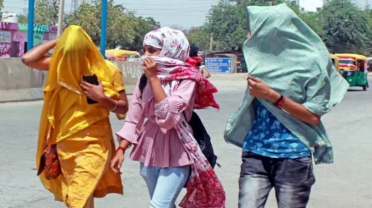 आखिर दिल्ली में क्यों अदल बदल हो रहा है मौसम?