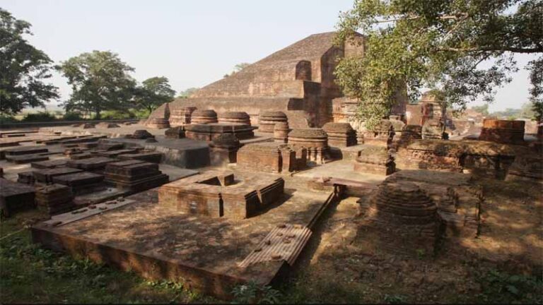 ज्ञान को जलाने वाले के नाम पर शहर क्यों? बख्तियारपुर का नाम आज भी आज़ाद भारत से पूछता है एक सवाल