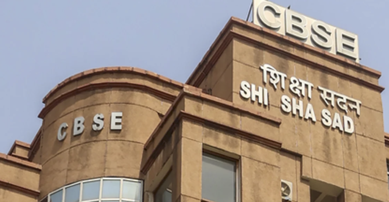 CBSE OSM विवाद पर केंद्र का बड़ा एक्शन: चेयरमैन और सचिव का तबादला, खरीद प्रक्रिया की जांच के लिए समिति गठित