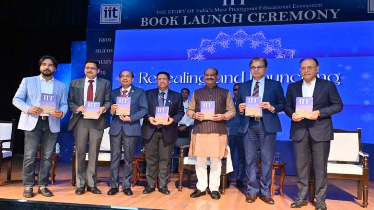 आईआईटीयन देश के विभिन्न क्षेत्रों में सुधार के सुझाव दें, आम लोगों की समस्याओं का समाधान खोजें: लोकसभा अध्यक्ष ओम बिरला
