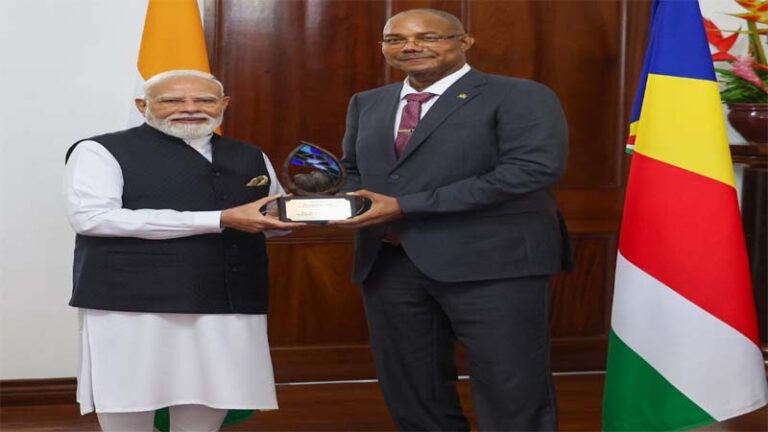 सेशेल्स ने प्रधानमंत्री मोदी को दिया सर्वोच्च सम्मान ‘गार्डियन ऑफ द ब्लू होराइजन’, पर्यावरण संरक्षण में नेतृत्व का मिला वैश्विक सम्मान