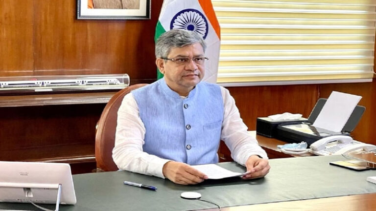 रेल विद्युतीकरण में भारत ने रचा इतिहास, 99.6% ब्रॉड गेज नेटवर्क हुआ इलेक्ट्रिक