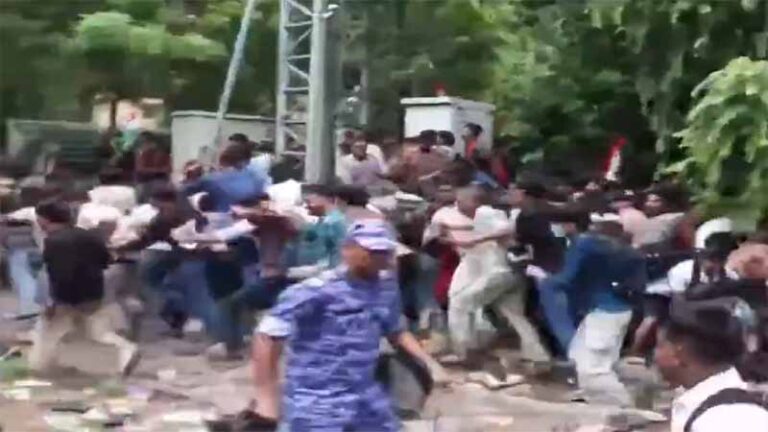 CJP के ‘संसद चलो’ मार्च से पहले छावनी में बदली दिल्ली, प्रदर्शनकारियों पर पुलिस का लाठीचार्ज