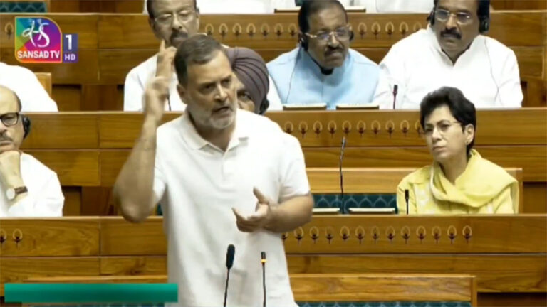 ‘इडियट’ और ‘अंधभक्त’ बयान को लेकर राहुल गांधी घिरे, लोकसभा में बीजेपी ने किया विरोध