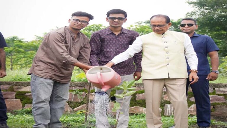महाराष्ट्र के किसानों को ₹335 करोड़ की बड़ी सौगात, केंद्रीय कृषि मंत्री शिवराज सिंह चौहान ने दी मंजूरी
