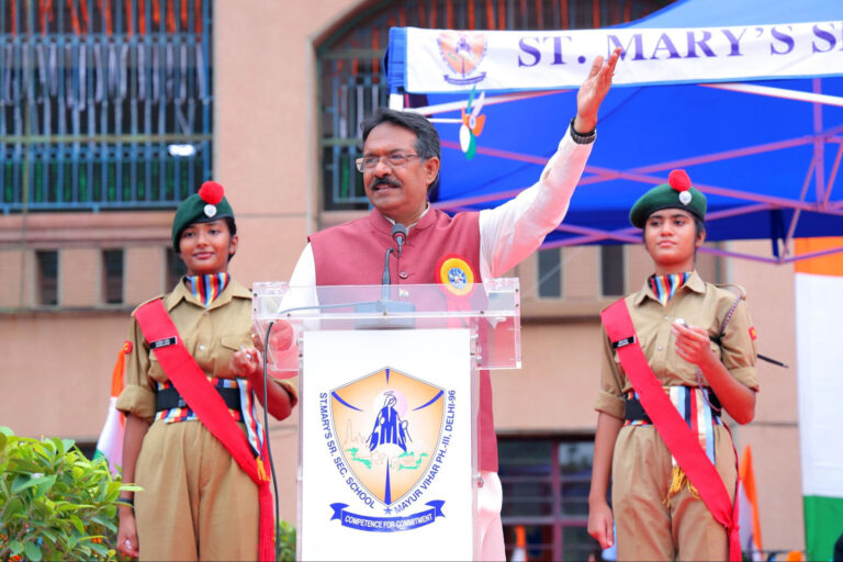 Saint Mary Senior Secondary School में स्वतंत्रता दिवस समारोह, विद्यार्थियों से संवाद कर नई शिक्षा नीति के महत्व पर हुई चर्चा