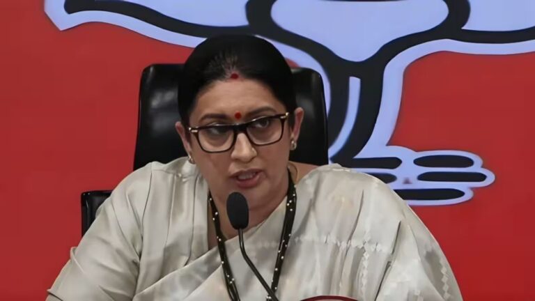 कांग्रेस क्यों चाहती है मृत और डुप्लीकेट वोटरों के नाम रिस्टोर हों?: स्मृति ईरानी